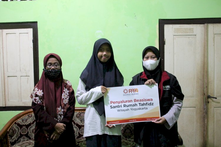 PPPA Daarul Qur’an Yogyakarta Salurkan Beasiswa Santri Rumah Tahfidz