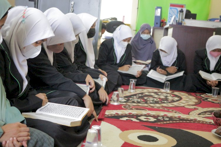 Sambut Milad ke-15 PPPA Daarul Quran Cirebon Gelar Khataman Qur'an di 15 Titik