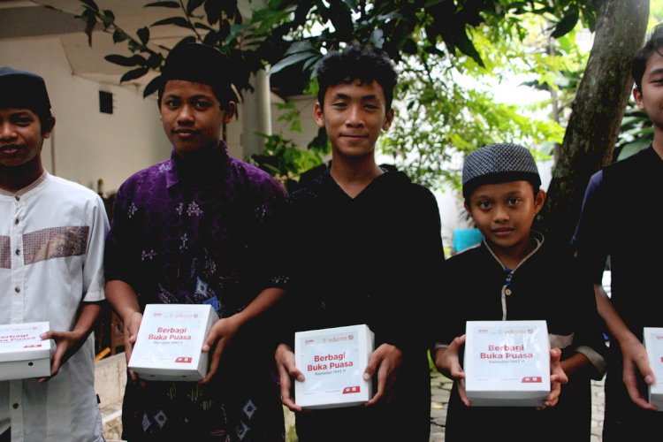 PPPA Daarul Qur’an Yogyakarta Salurkan Makanan Buka Puasa untuk Santri Rumah Tahfidz dan Para Pejuang Nafkah