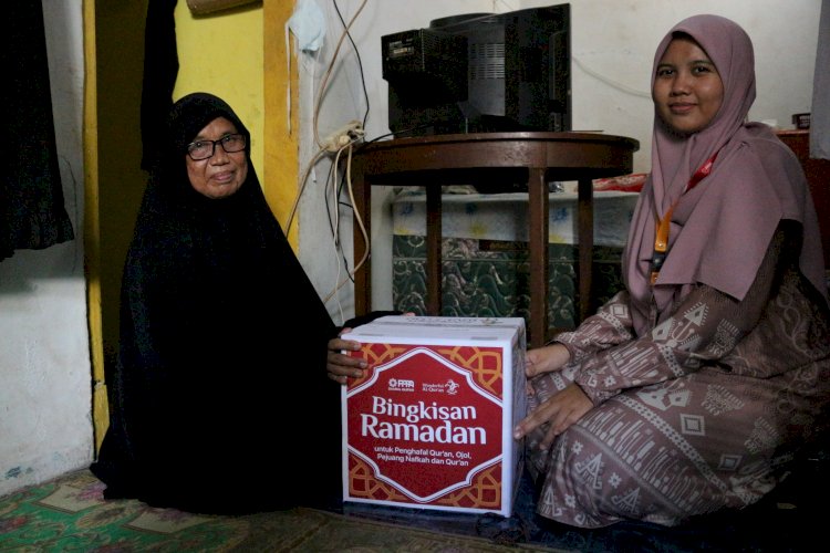 Bingkisan Ramadan Untuk Ibu Suryani, Mualaf Asal Cilacap