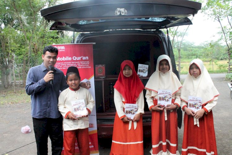 Mobile Qur'an Berbagi Kebahagiaan Bersama Anak-anak Desa Tegal Siwalan