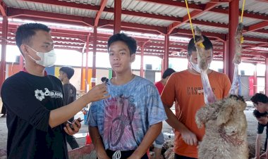 Santri Senang Bisa Ikut Menyembelih Hewan Qurban