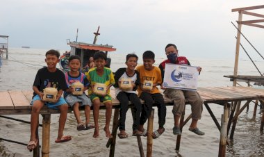 PPPA Daarul Qur'an Cirebon Bersama BPKH Distribusikan 10 Ekor Kambing di Pesisir Cirebon