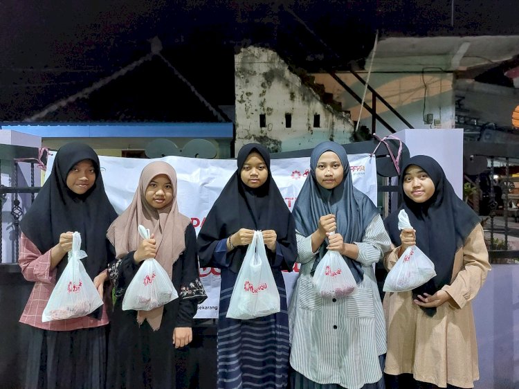 PPPA Daarul Qur'an Surabaya dan MAI Salurkan Daging Qurban untuk Santri