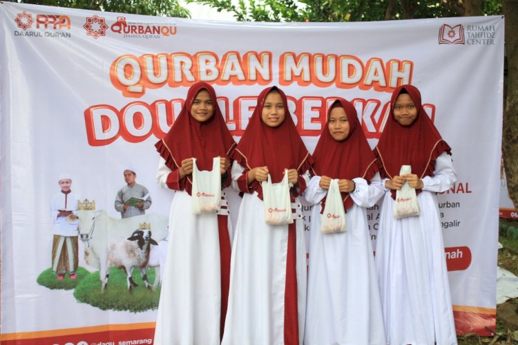 PPPA Daarul Qur’an Semarang Bagikan Daging Qurban untuk Santri dan Masyarakat Dhuafa