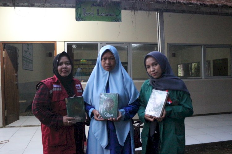 PPPA Daarul Qur'an Cirebon Bersama Mahasiswa IAIN Syekh Nurjati Tebar Mushaf Qur'an