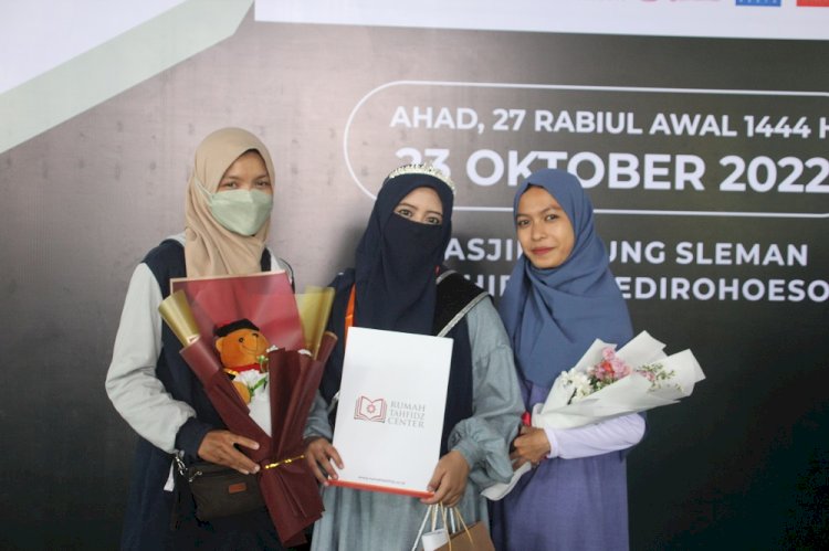 Mengintip Meriahnya Wisuda Akbar 10 di Yogyakarta