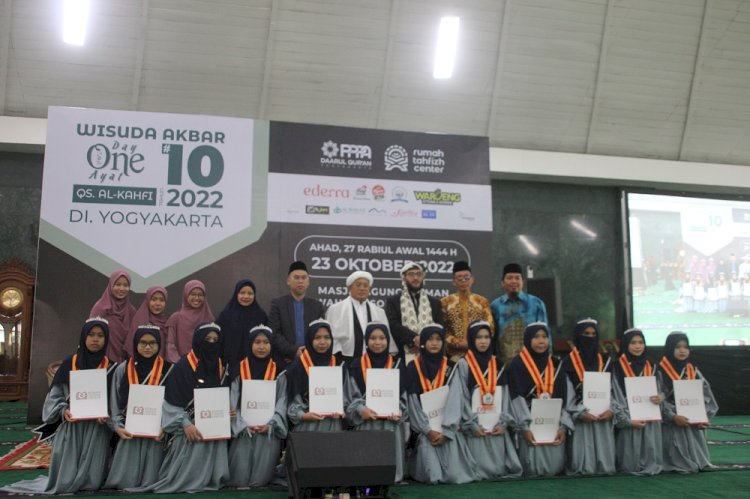 Mengintip Meriahnya Wisuda Akbar 10 di Yogyakarta