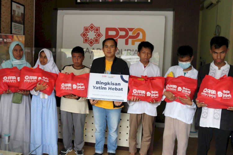 BAPEKIS Bank Mandiri Cirebon Amanahkan Bingkisan Untuk Yatim dan Dhuafa