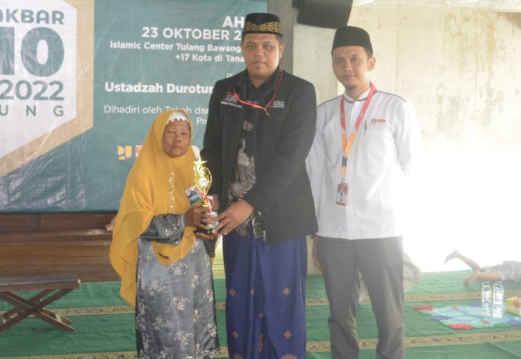 Nenek Maskanah, Wisudawan Tertua Wisuda Akbar ke 10 Lampung