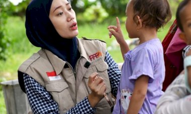 FOTO: Kedekatan Tim Sigab dengan Anak-anak dan Pengungsi di Cianjur