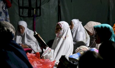 Ketika Lantunan Ayat Suci Al-Qur'an dan Sholawat Bersahutan di Posko Bencana