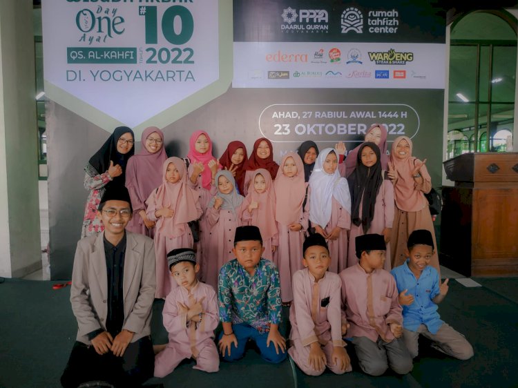 Kehadiran Anak-anak Kampung Qur'an Merapi di Wisuda Akbar 10 Yogyakarta