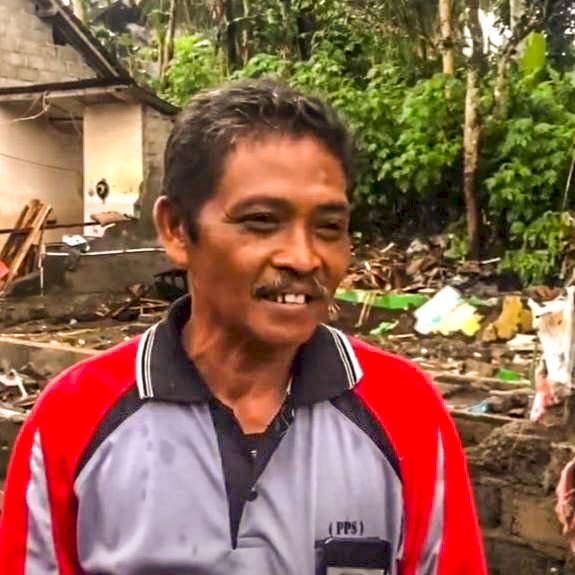 Guratan Kisah Gunawan, Rumah Rata Dengan Tanah Tersapu Banjir
