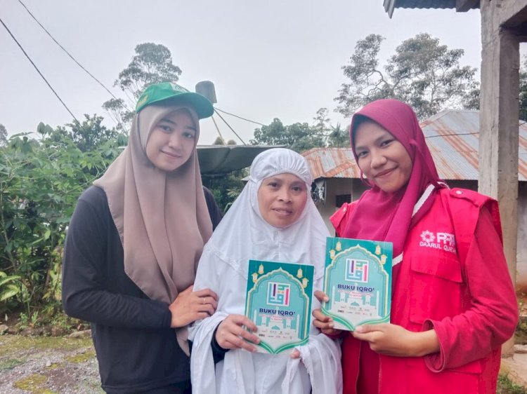 PPPA Daarul Qur'an Sulsel Gandeng Mahasiswa KKN UINAM Gelar Tebar Qur'an Hingga Pelosok Nusantara