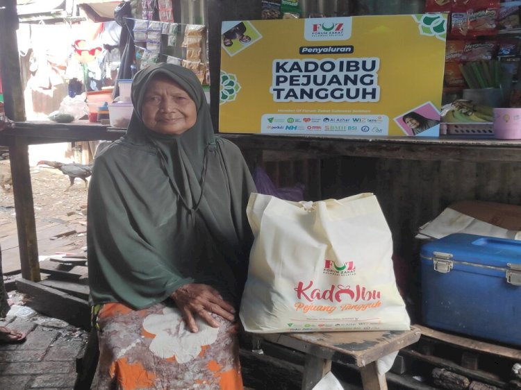 Forum Zakat Sulawesi Selatan Bersama PPPA Daarul Qur'an Sulsel Salurkan Bingkisan Spesial Hari Ibu