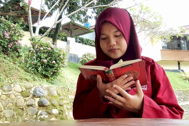 Lahir Dari Keluarga Non Muslim Bercita Cita Menjadi Penghafal Qur An