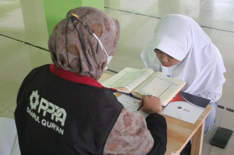 Pagi Jalin Kerja Sama, Sore Kelas Perdana Tahfizh SMAN 5 Yogyakarta