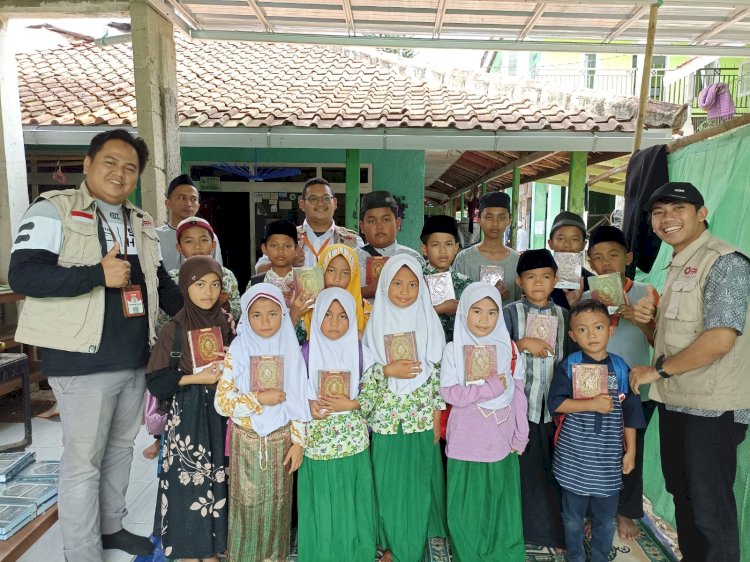 PPPA Daarul Quran Bogor Salurkan Wakaf Al-Qur'an ke Pelosok Cianjur