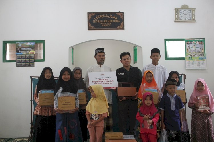 Hadiah Alat Belajar untuk Santri Kampung Qur’an Purworejo 