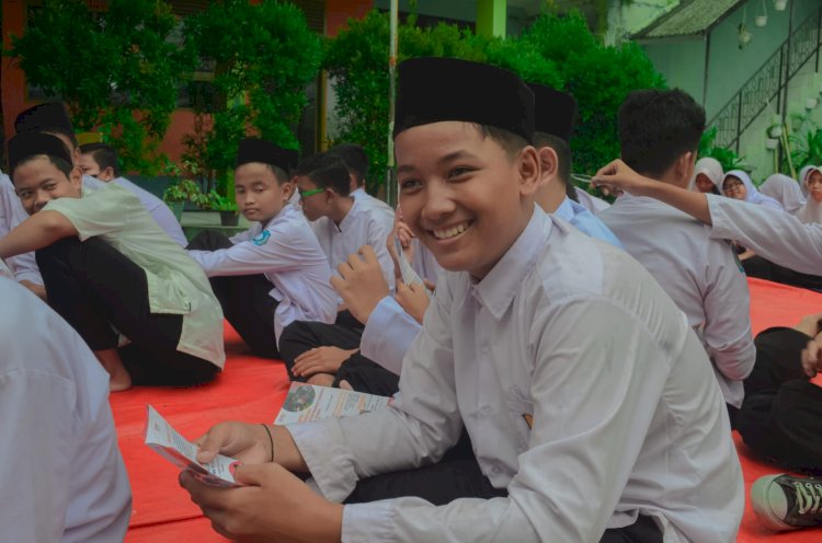 Mobile Qur'an Hibur Siswa SMP Tunas Bangsa Cilegon dalam Rangka Isra Mi'raj