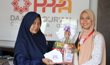 Komunitas Every Friday One Food Cirebon Salurkan Bingkisan Ramadan