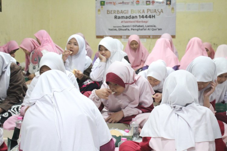 Berbagi Buka Puasa Catering Kang Bagong Bersama Santri Rumah Tahfizh Al-Mabrur