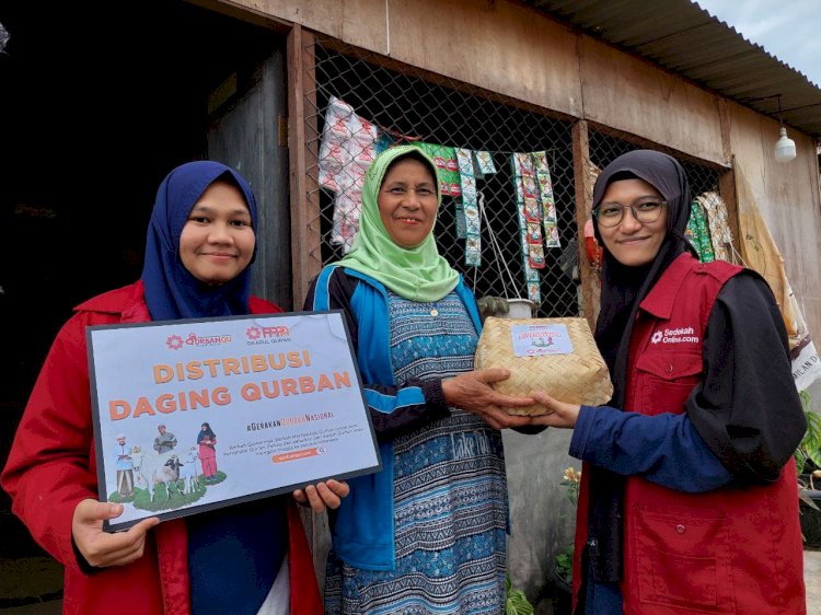 Momen Qurban untuk Warga Desa Kutambelin di Lereng Gunung Sinabung