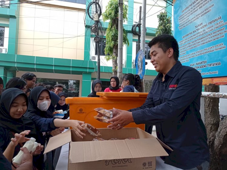 PPPA Daarul Qur'an Banten Berbagi Roti Gratis di Zakat Goes to Campus