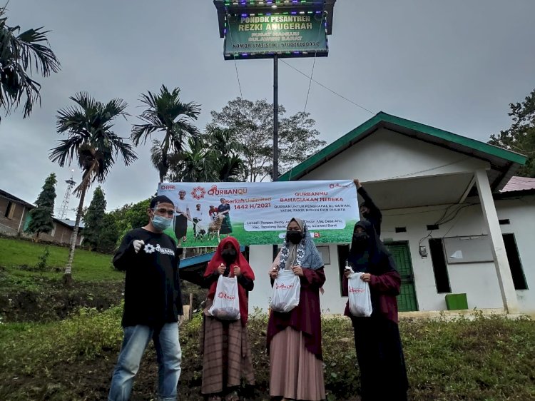 Momen Ketika Daging Qurban Sampai di Tangan Penyintas Gempa Bumi di Sulawesi Barat