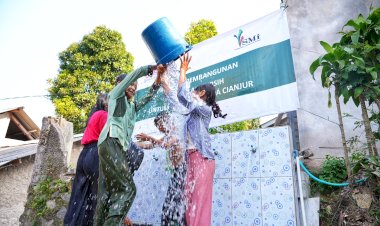 Momen Keceriaan Anak-anak di Cianjur Mendapat Air Bersih