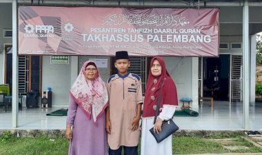 Ibnu Rela Tempuh Perjalanan dari Pesisir Selatan Demi Mondok di Palembang 