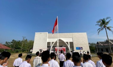 Pesantren Daarul Jameel Gelar Upacara Bendera untuk Rayakan HUT RI ke-78