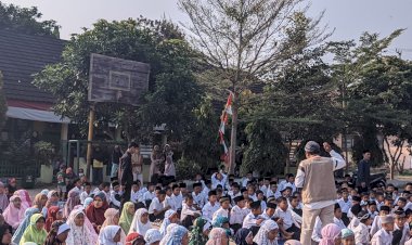 Mobile Qur'an PPPA Daarul Qur'an Banten Ajak Siswa SDN 2 Waringingkurung Serang Menghafal Surat Al-Ma'arij