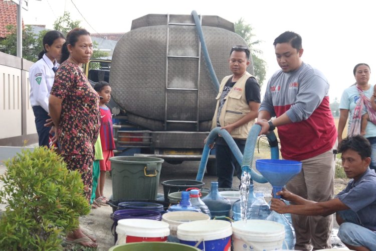 Bantuan Air Bersih untuk warga Cirebon terdampak Kekeringan