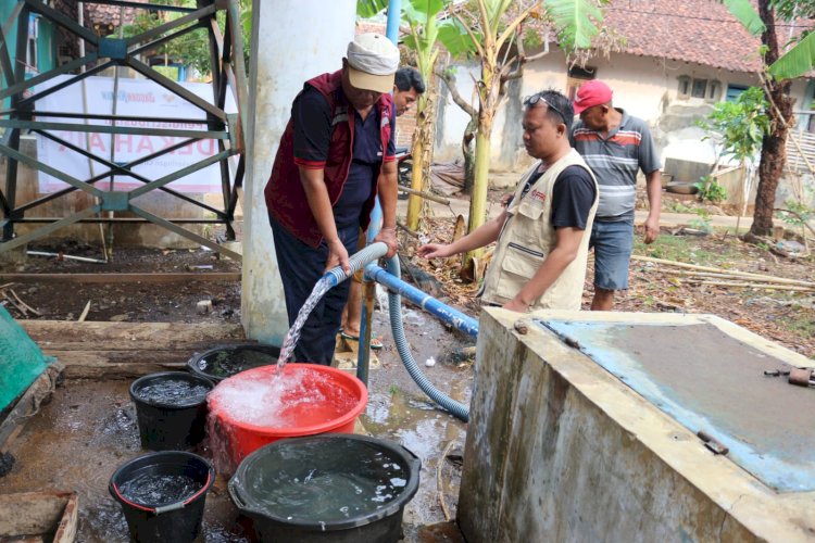 Bantuan Air Bersih untuk warga Cirebon terdampak Kekeringan