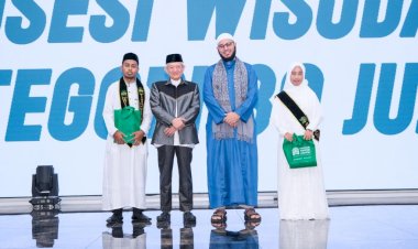 Dua Wisudawan Terbaik pada Wisuda Tahfizh Daerah Sumatera Utara Angkatan Ke-4