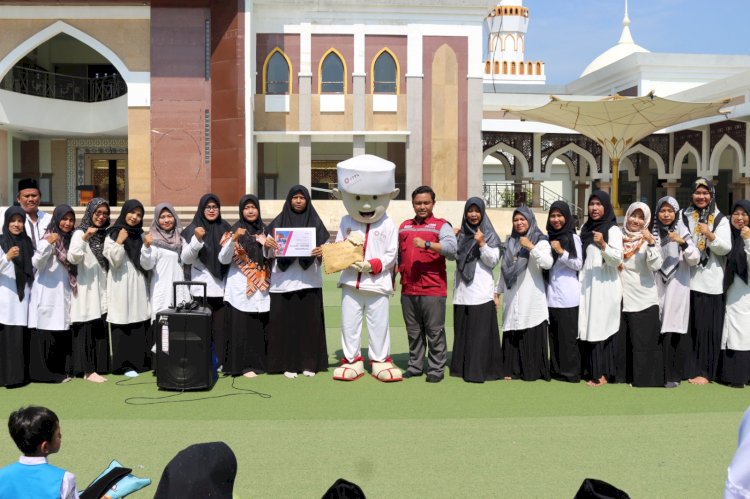 Aksi Kolaborasi Mobile Qur’an Cirebon dan MI Islamic Centre Indramayu untuk Palestina