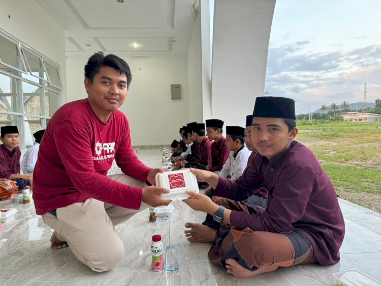 Buka Puasa Bersama Santri Penghafal Al-Qur’an di Banten