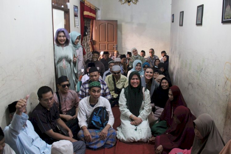 PPPA Daarul Quran Bogor Bersama Komunitas Arisan Geulis Berbagi Bingkisan Ramadhan Kepada Tunanetra Penghafal Quran