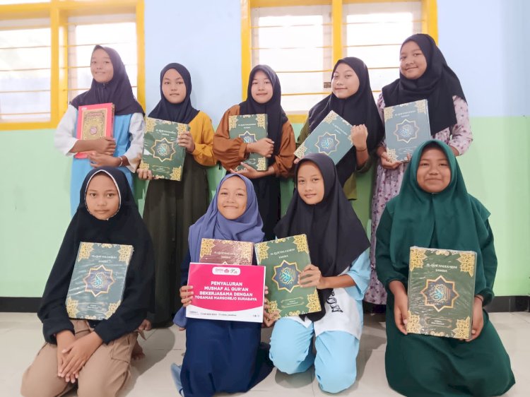 Hidupkan Cahaya Dakwah di Kampung Qur'an Sipelot Dengan Berbagi Mushaf