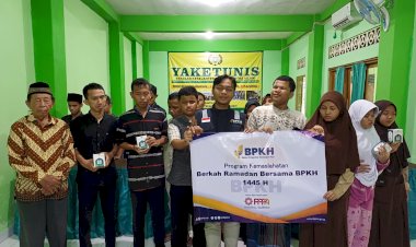 Hadiah Speaker Murottal untuk Santri Tunanetra
