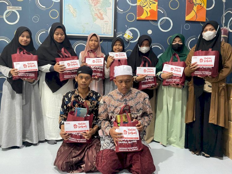 PPPA Daarul Qur'an Medan Bagikan 10 Paket Santunan Yatim Hebat