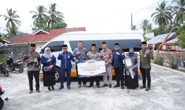 Peduli Kemaslahatan Masyarakat III Koto, BPKH Bersama Laznas PPPA Daarul Qur'an Serahkan Bantuan Mobil Layanan Umat ke Pondok Al-Qur’an