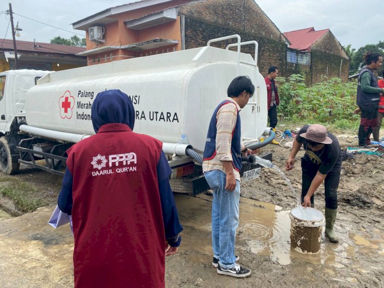 Tanggap Bencana! Bantuan PPPA Daarul Qur'an Medan Ringankan Beban Warga Terdampak Banjir