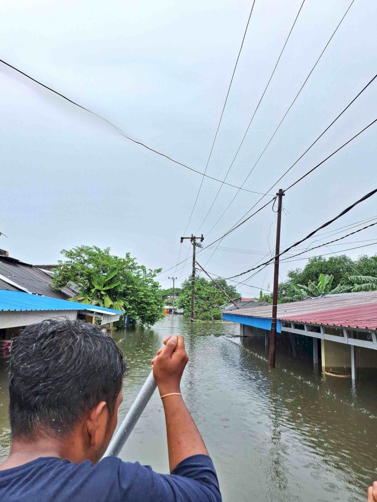 Makassar dan Maros Dikepung Banjir, Tim SIGAB Bergerak Bantu Warga