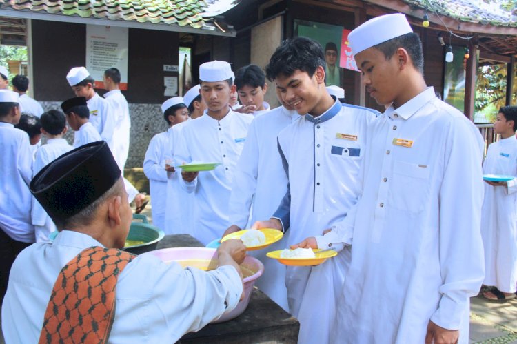 Semarak Qurban di Pesantren Daarul Mansur Wanayasa