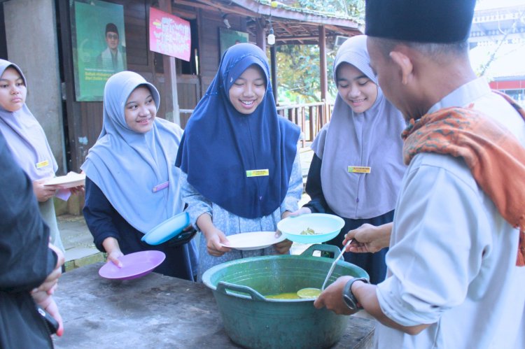 Semarak Qurban di Pesantren Daarul Mansur Wanayasa