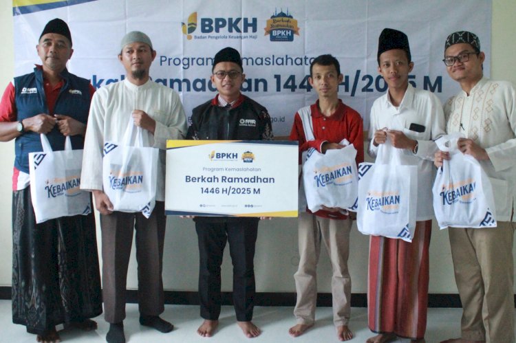 Alat Sholat untuk Assatidz Komunitas Tuli Muslim di Magelang