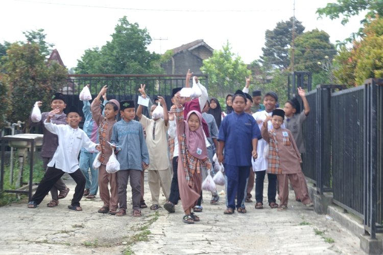 Anak-Anak itu Melompat Gembira: Cerita Bahagia dari Rumah Tahfizh As-Syifa